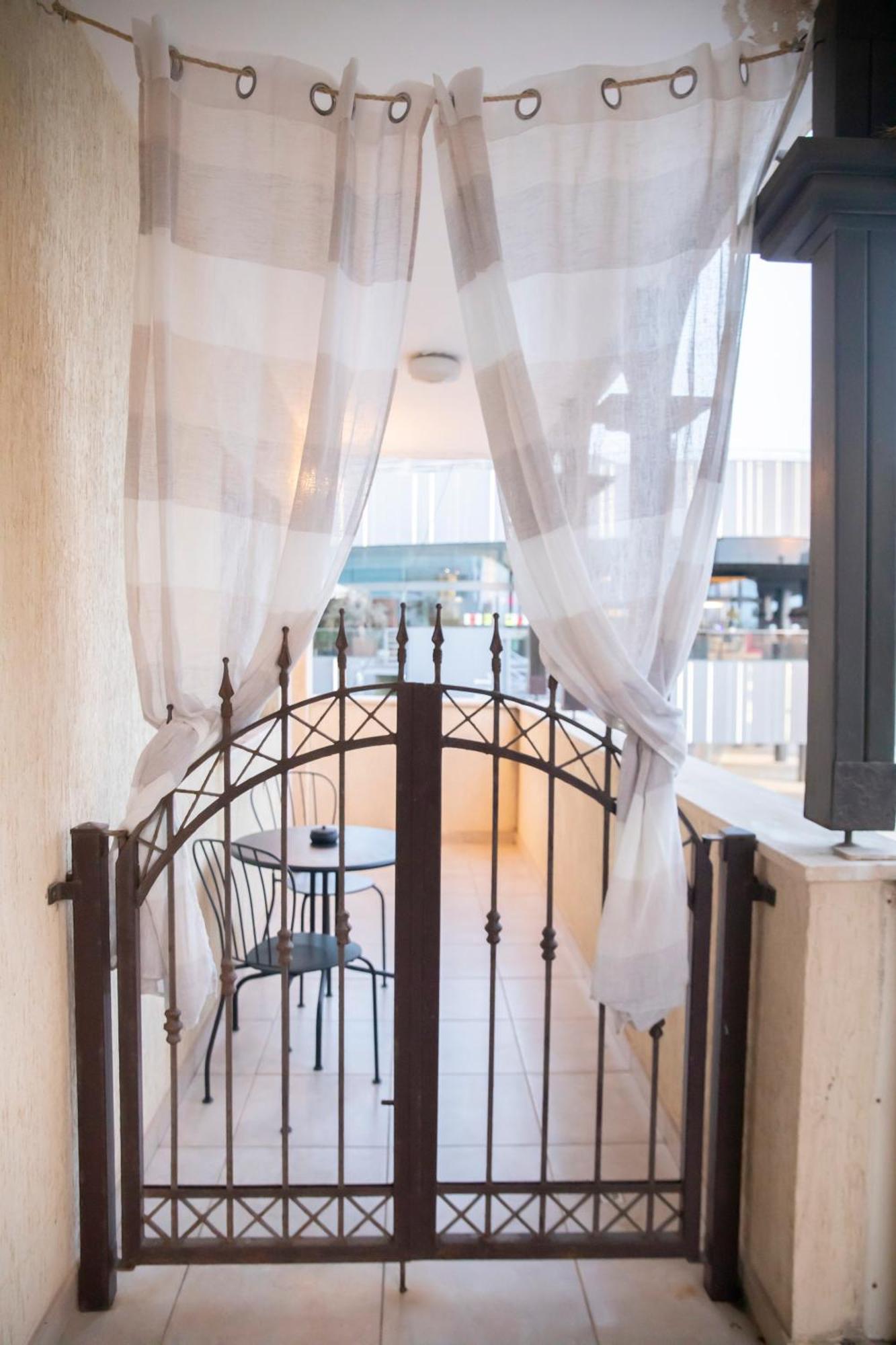 Apartment Estea - Hera's Retreat - 50m To The Mall