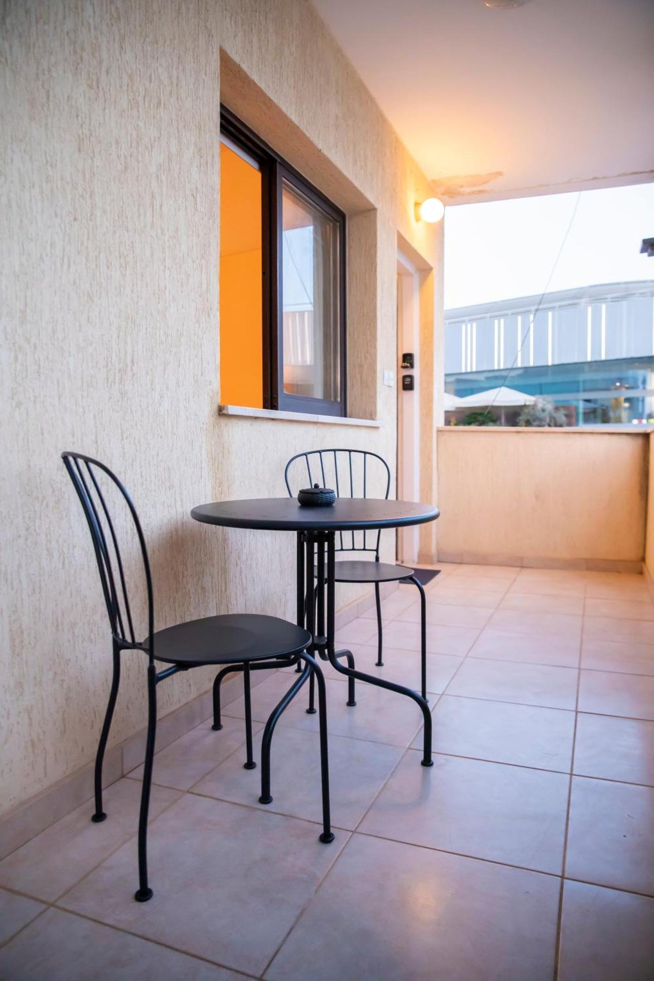 Estea - Hera's Retreat - 50m To The Mall Apartment Paphos